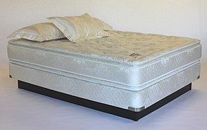 What are the advantages to having a zippered mattress cover?